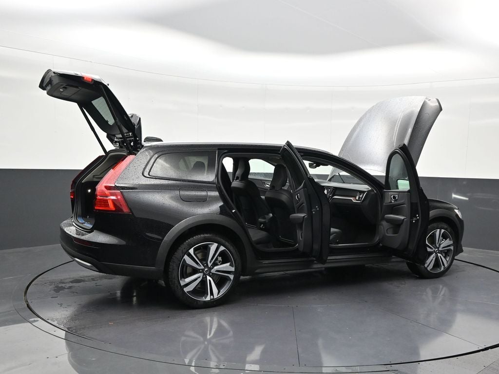 2026 Volvo V60 Cross Country B5 Plus