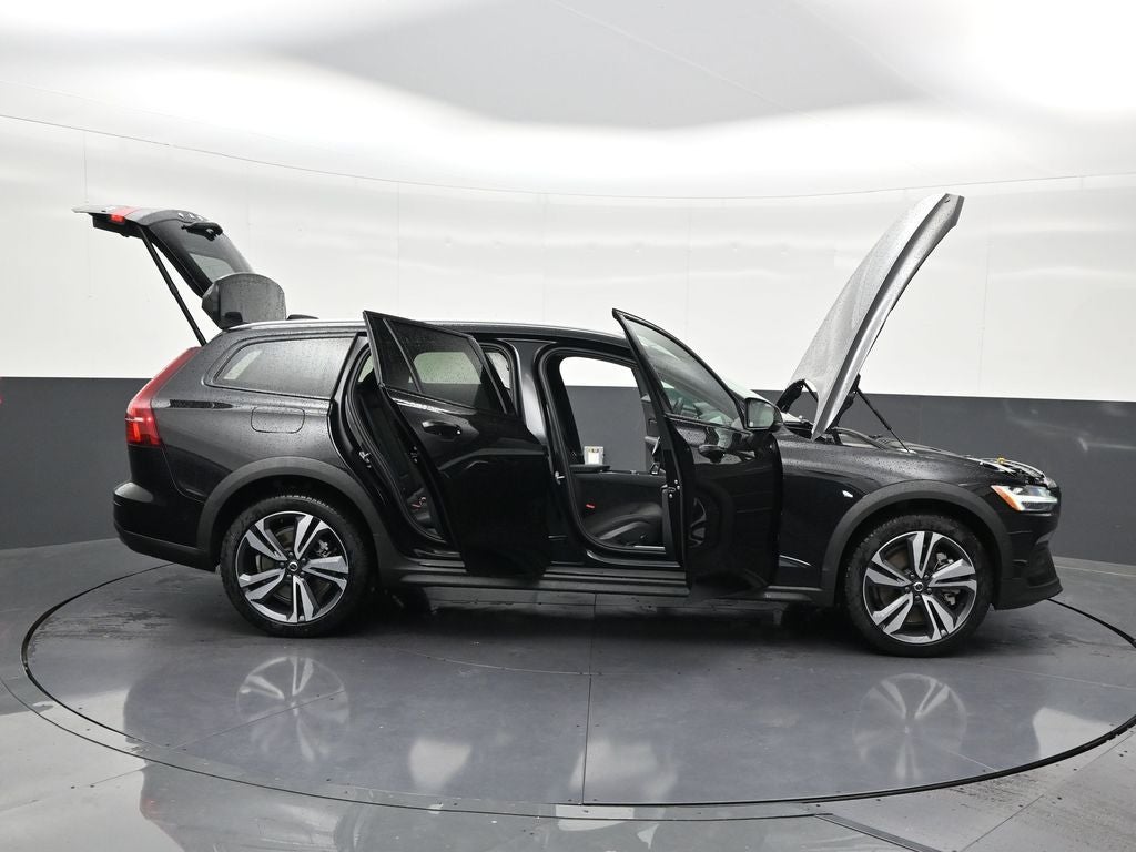 2026 Volvo V60 Cross Country B5 Plus