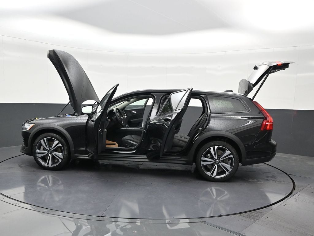 2026 Volvo V60 Cross Country B5 Plus
