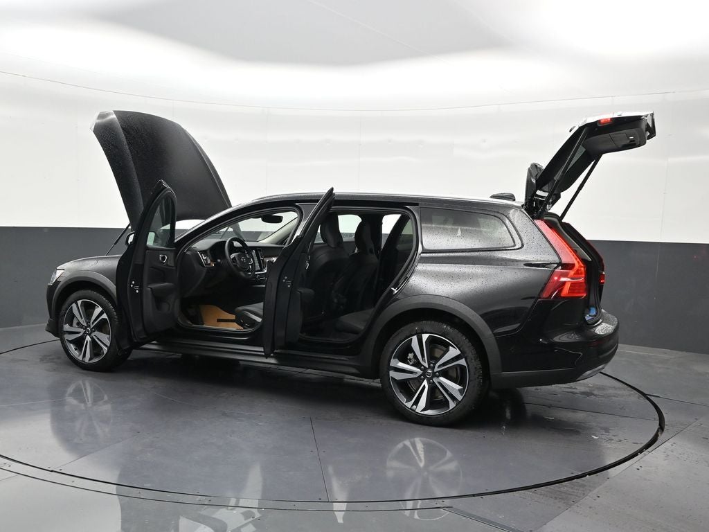 2026 Volvo V60 Cross Country B5 Plus