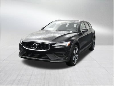 2026 Volvo V60 Cross Country B5 Plus