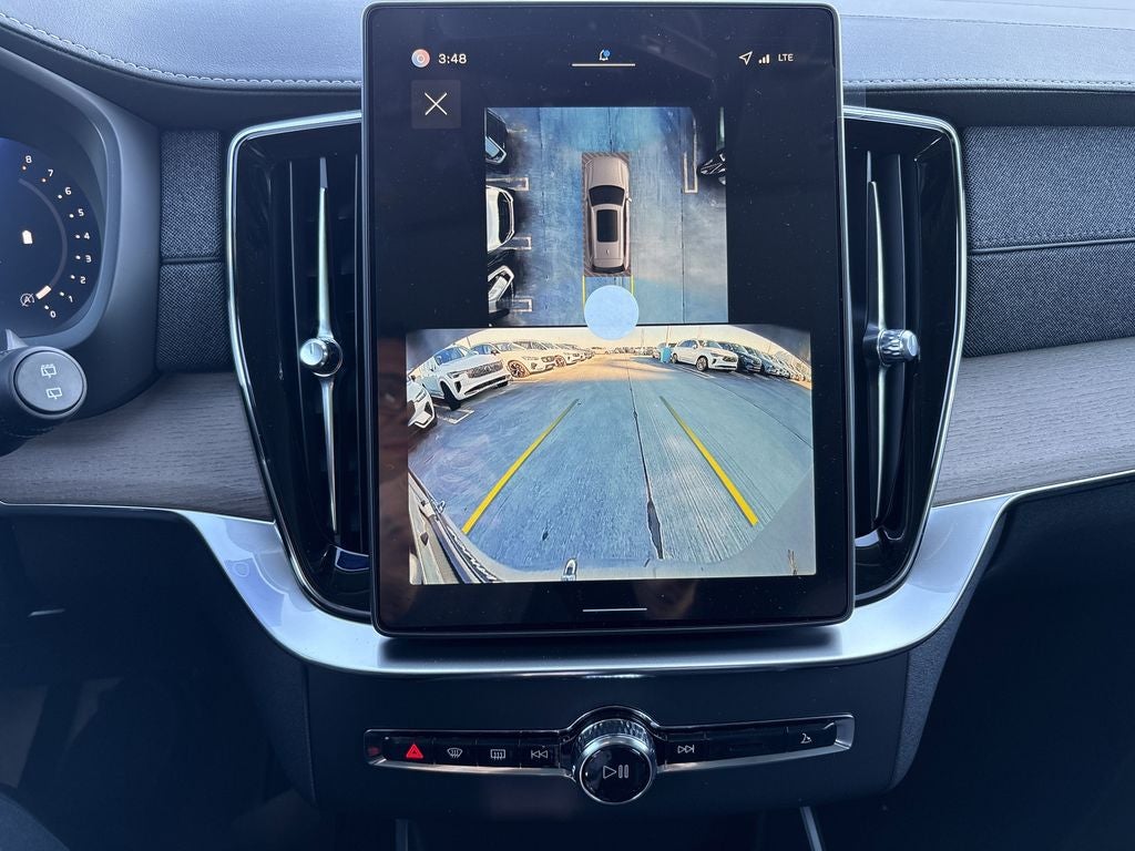 2026 Volvo XC90 B5 Plus