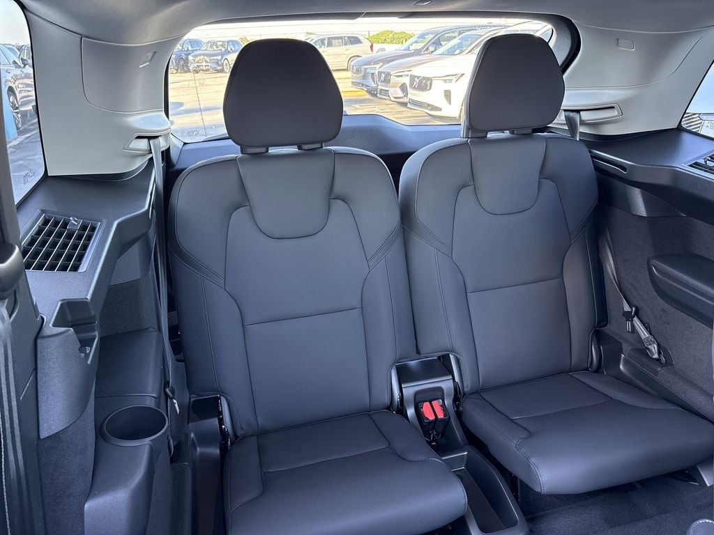 2026 Volvo XC90 B5 Plus