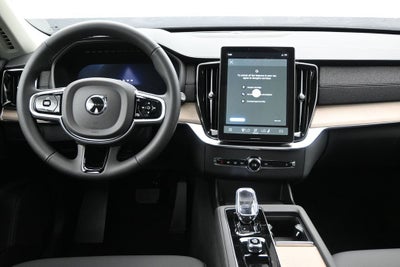 2026 Volvo XC90 B5 Plus