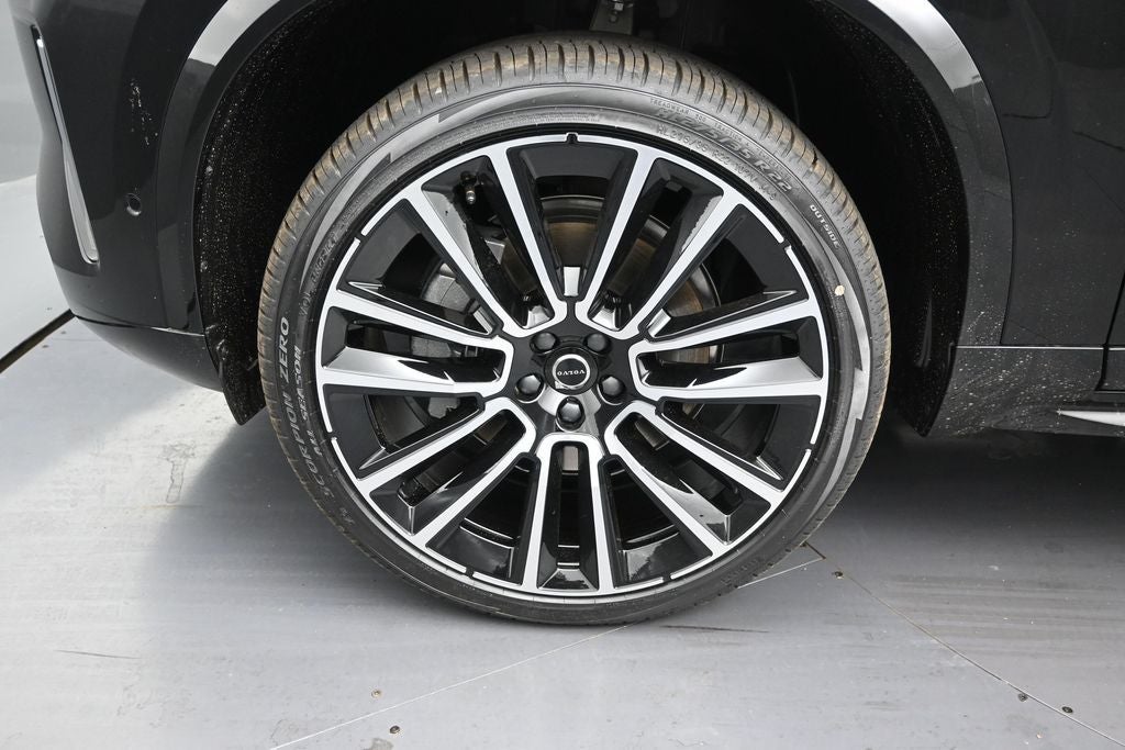 2026 Volvo XC90 B5 Plus