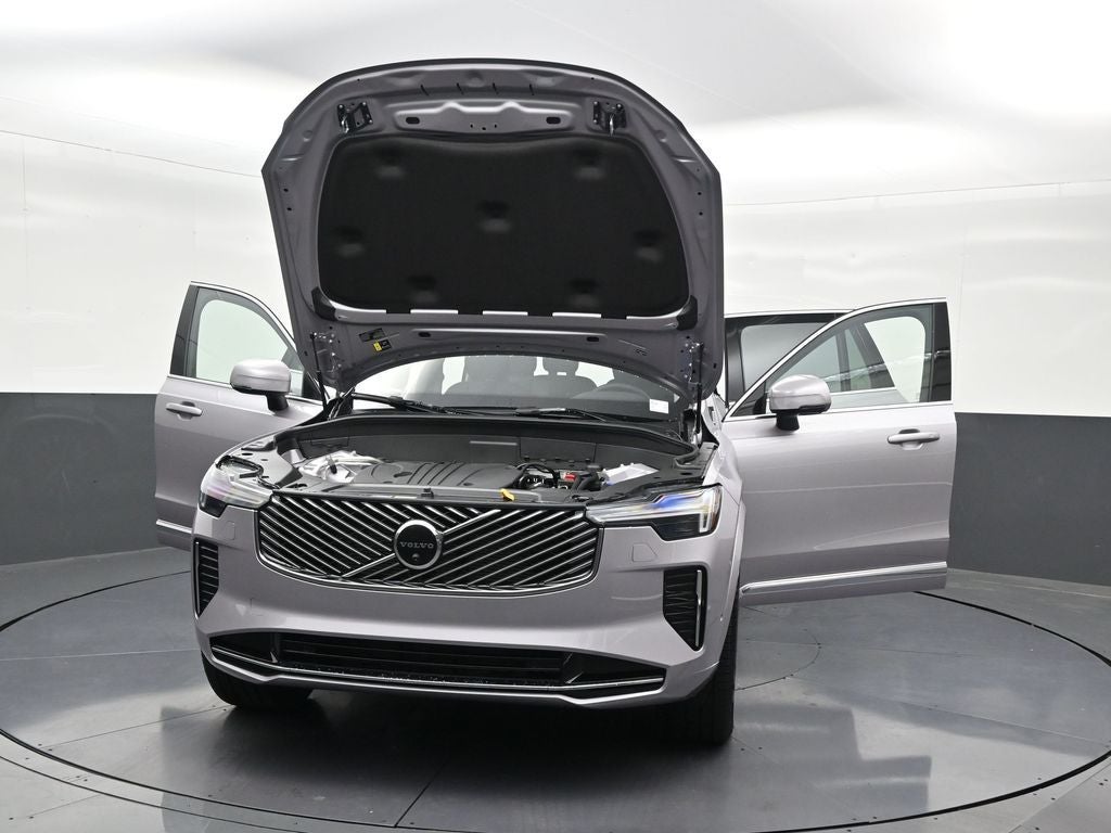 2026 Volvo XC90 B5 Plus