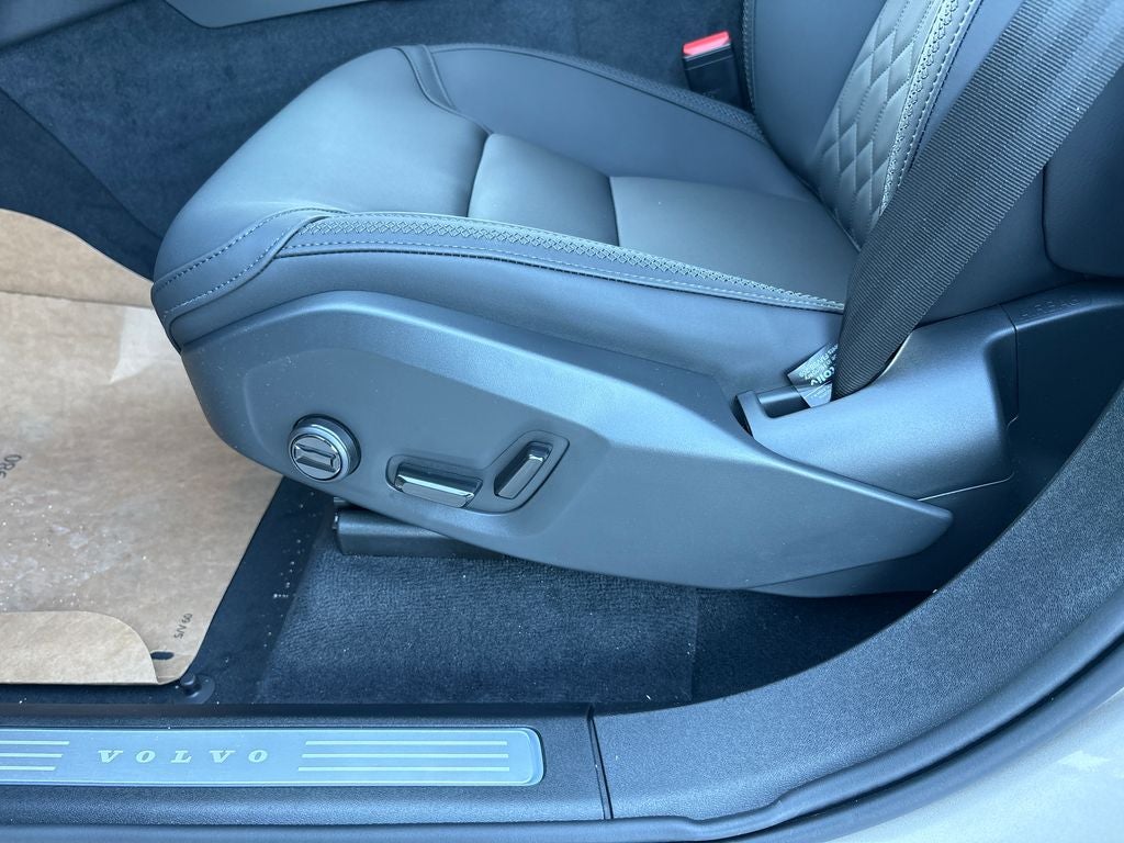 2026 Volvo XC90 B5 Plus