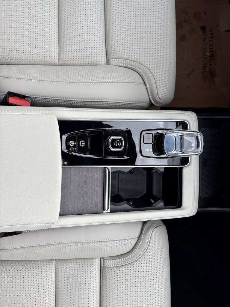 2026 Volvo XC90 B5 Ultra 6-Seater