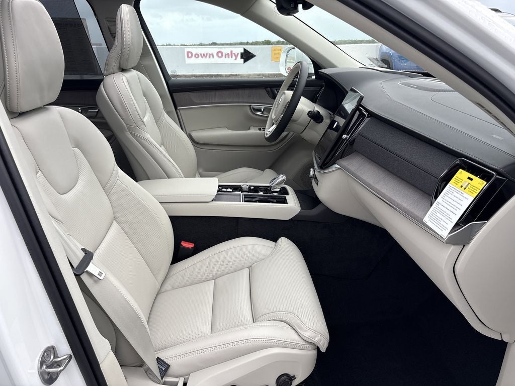 2026 Volvo XC90 B5 Ultra 6-Seater