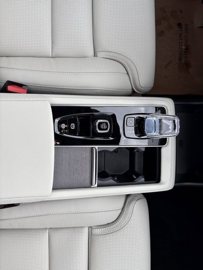 2026 Volvo XC90 B5 Ultra 6-Seater