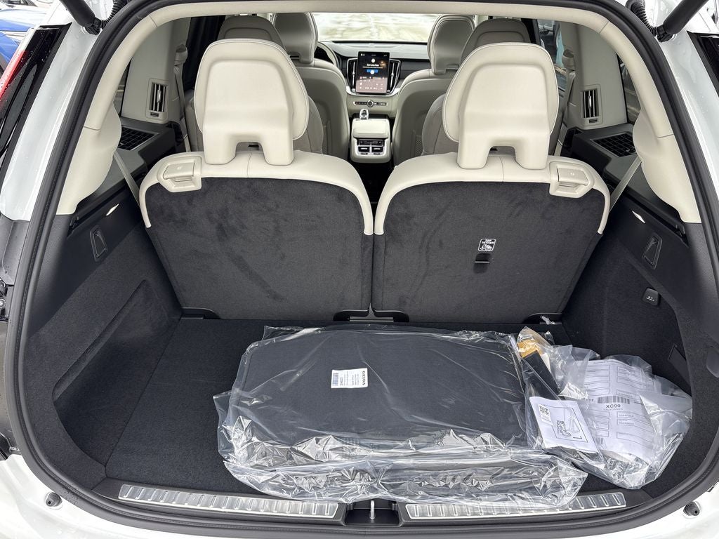 2026 Volvo XC90 B5 Ultra 6-Seater