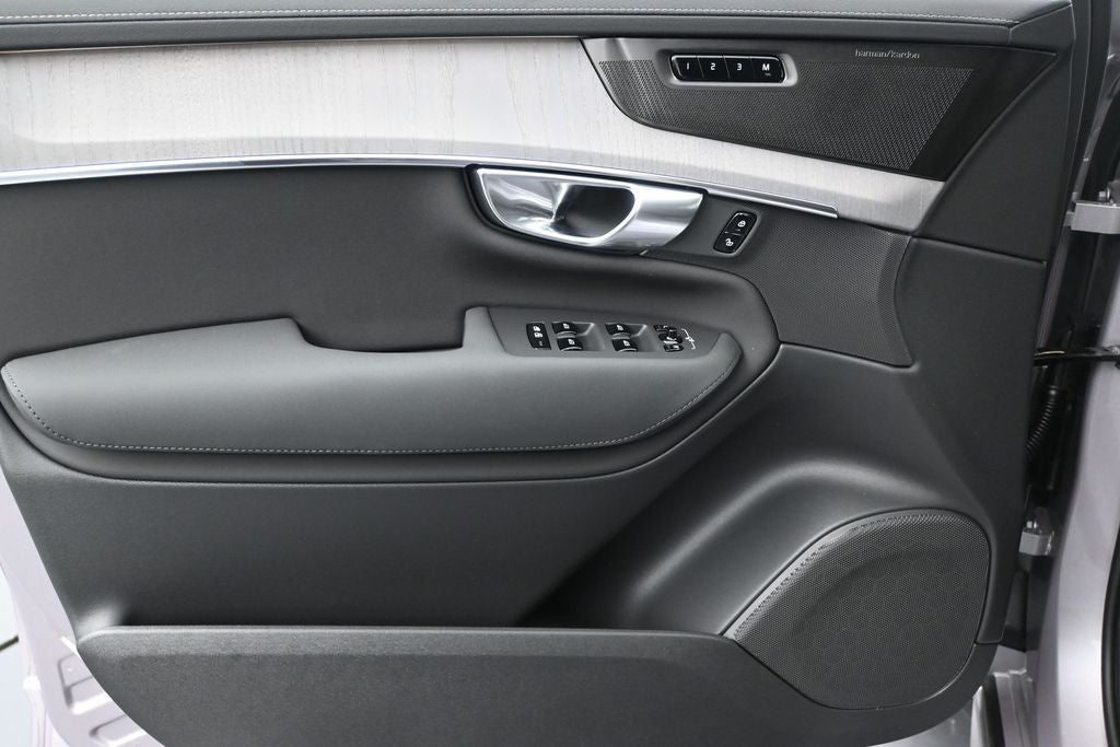 2026 Volvo XC90 B5 Ultra 6-Seater