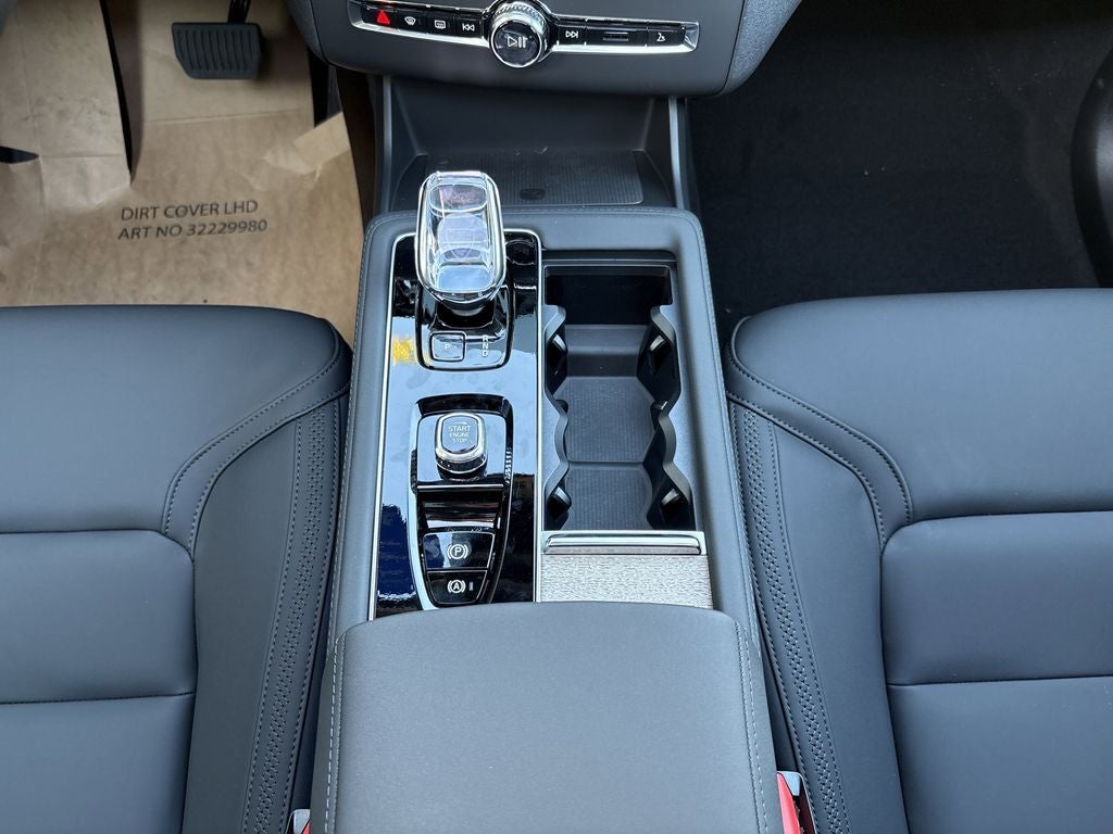 2026 Volvo XC90 B5 Plus