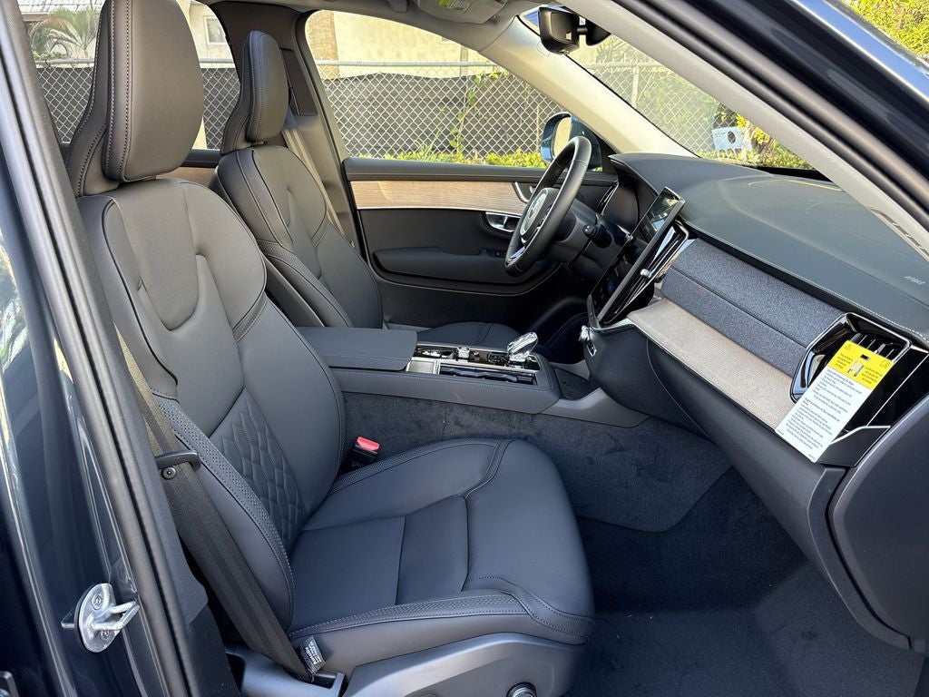 2026 Volvo XC90 B5 Plus