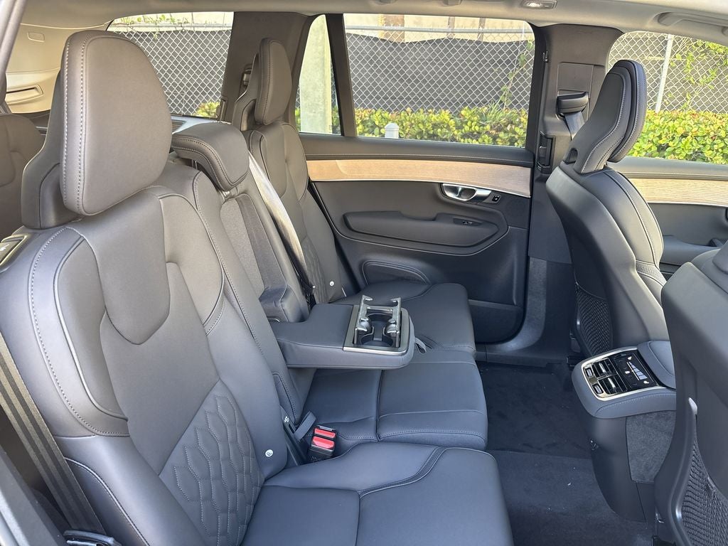 2026 Volvo XC90 B5 Plus