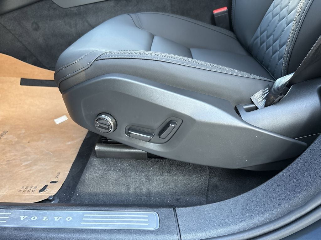 2026 Volvo XC90 B5 Plus