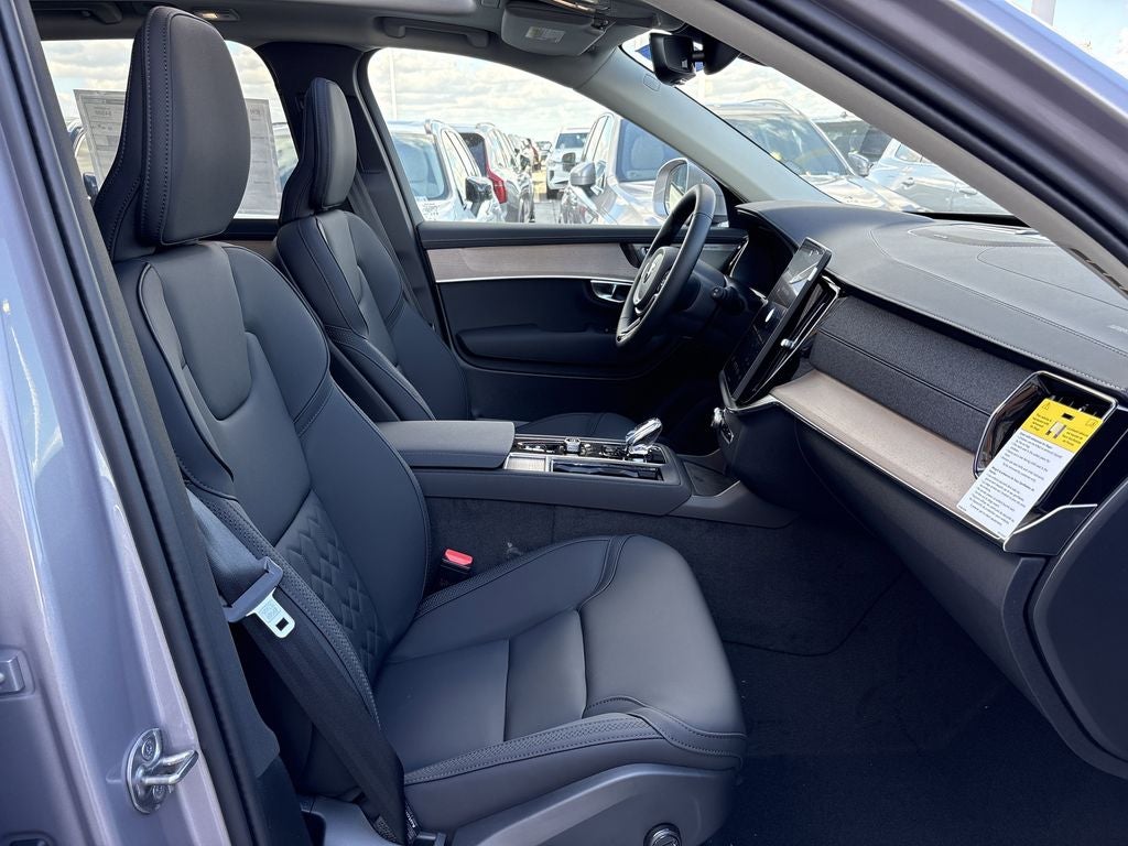 2026 Volvo XC90 B5 Plus