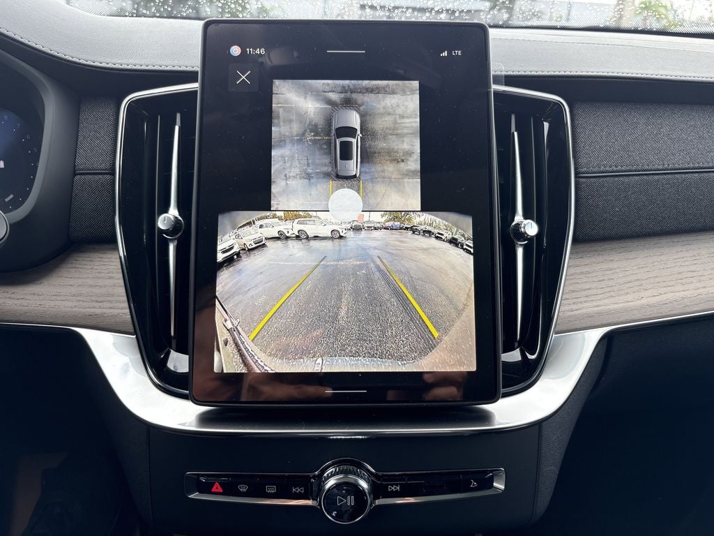 2026 Volvo XC90 B5 Plus