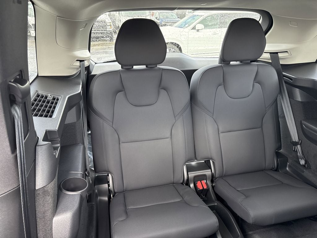 2026 Volvo XC90 B5 Plus