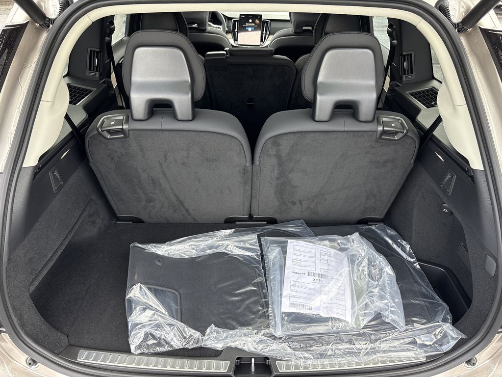 2026 Volvo XC90 B5 Plus