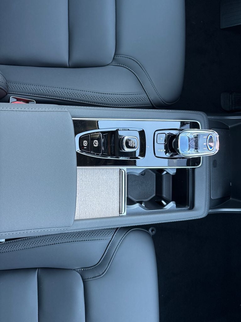 2026 Volvo XC90 B5 Plus