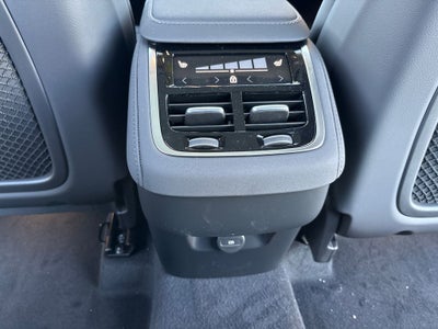 2026 Volvo XC90 B5 Plus