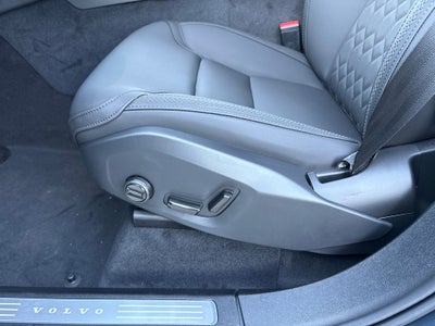 2026 Volvo XC90 B5 Plus