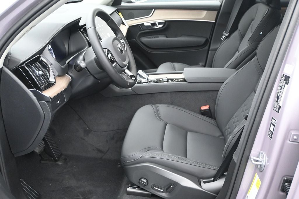2026 Volvo XC90 B5 Plus