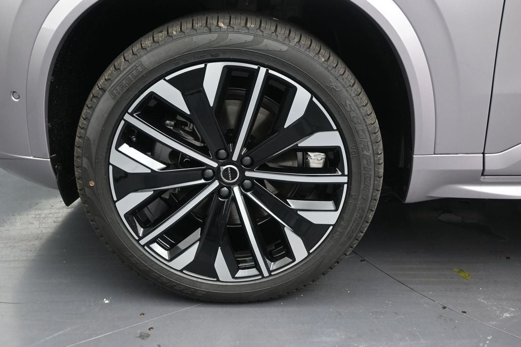 2026 Volvo XC90 B5 Plus