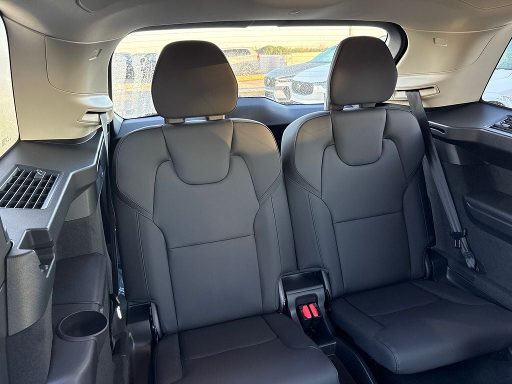 2026 Volvo XC90 B5 Plus