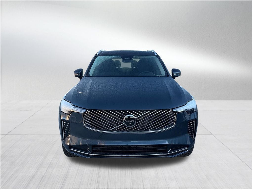 2026 Volvo XC90 B5 Plus