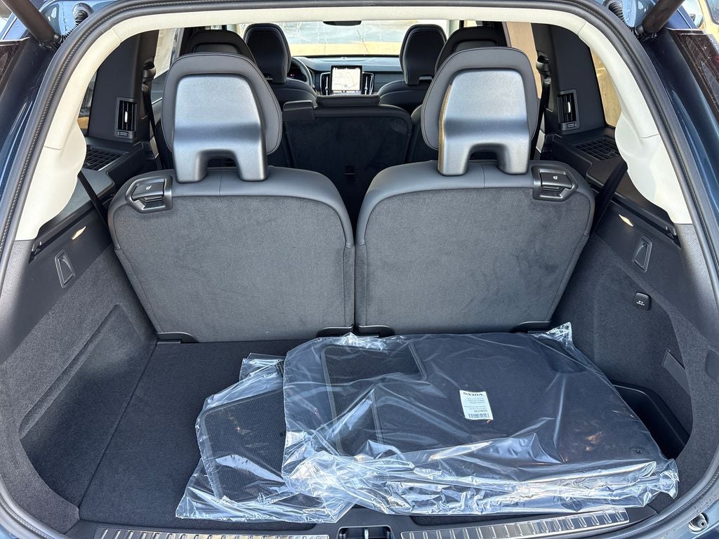 2026 Volvo XC90 B5 Plus