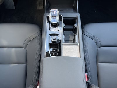 2026 Volvo XC90 B5 Plus