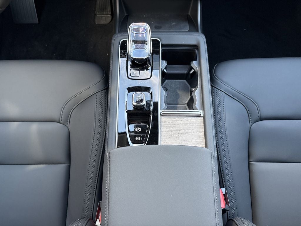 2026 Volvo XC90 B5 Plus