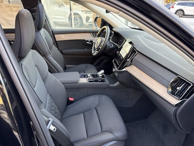 2026 Volvo XC90 B5 Plus