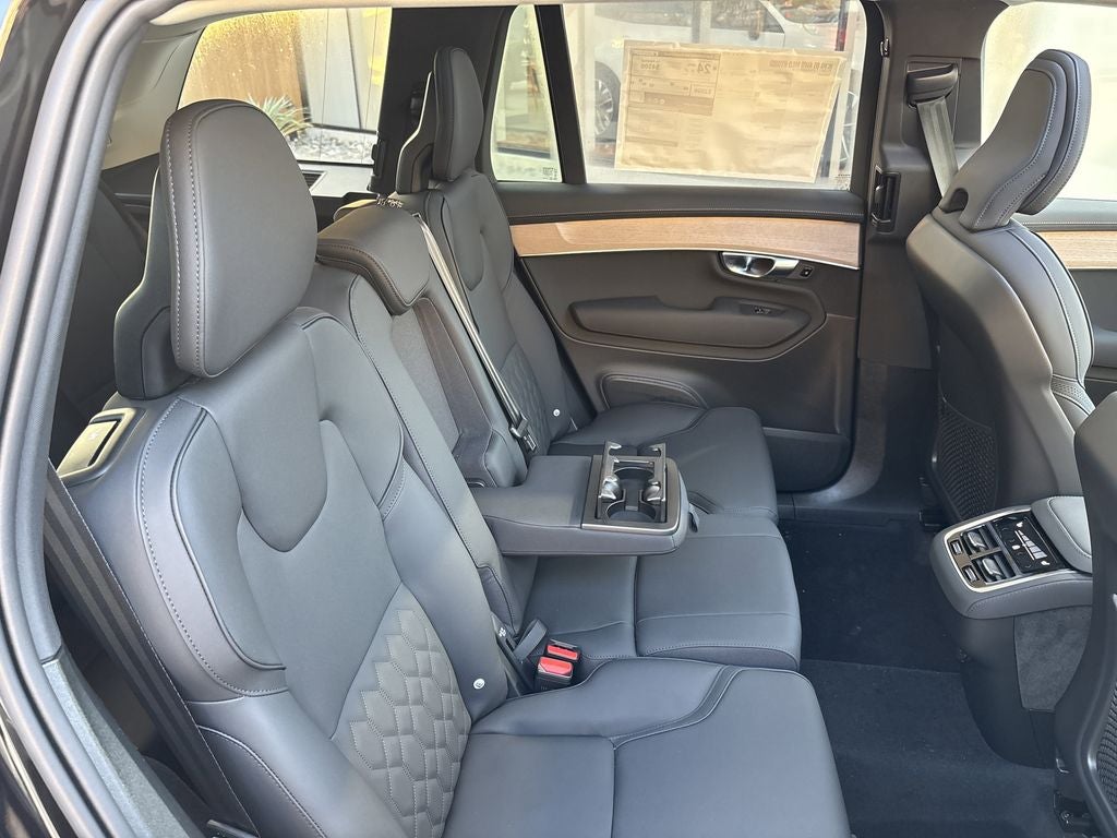 2026 Volvo XC90 B5 Plus