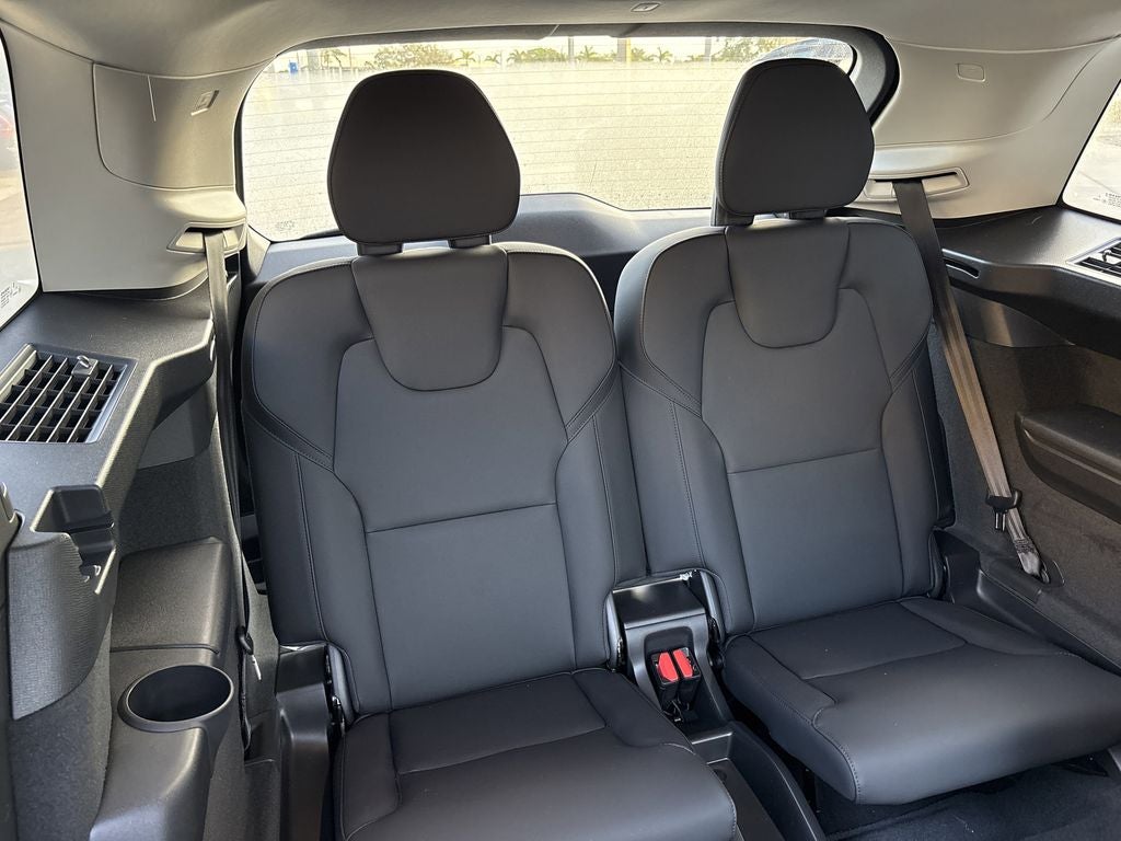 2026 Volvo XC90 B5 Plus