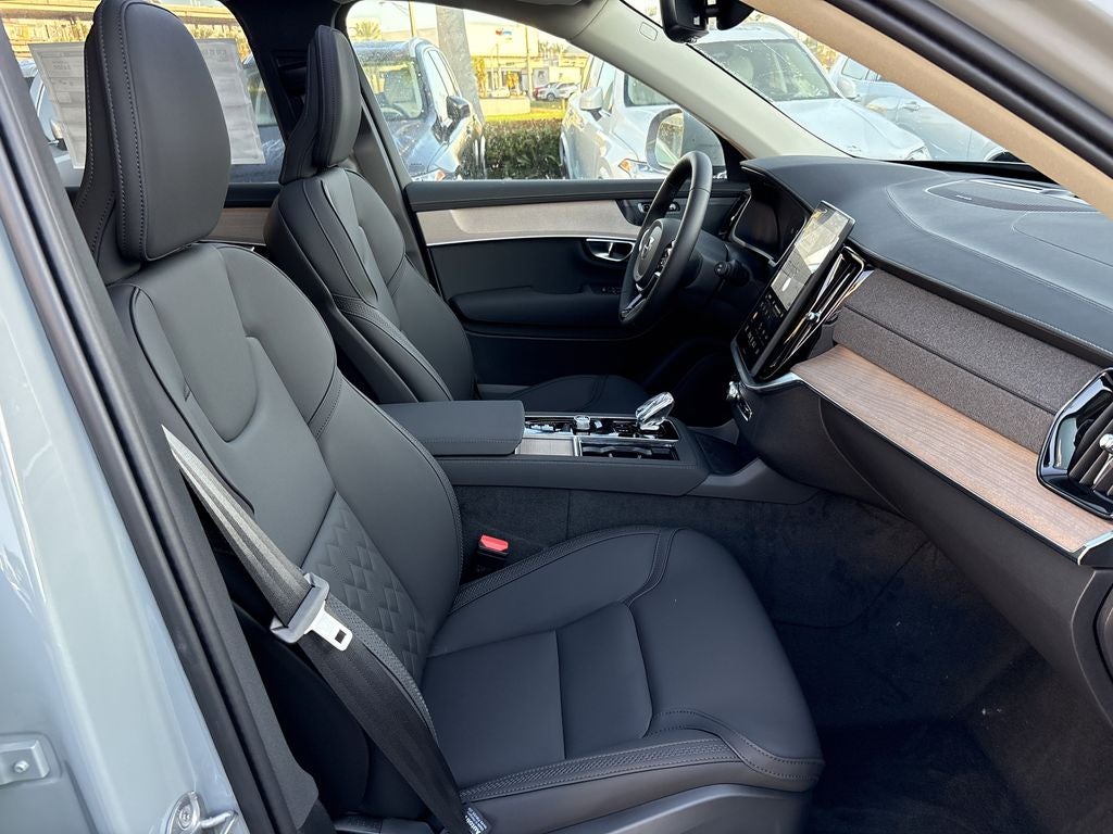 2026 Volvo XC90 B5 Plus