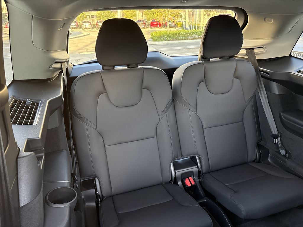 2026 Volvo XC90 B5 Plus