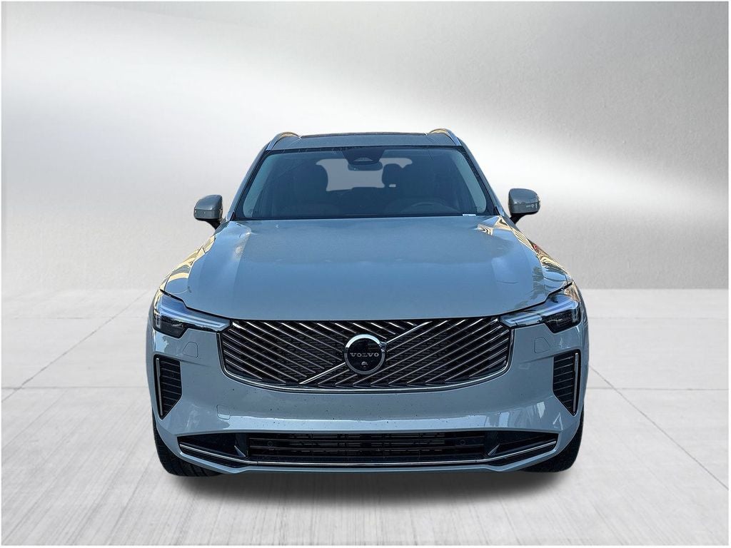2026 Volvo XC90 B5 Plus