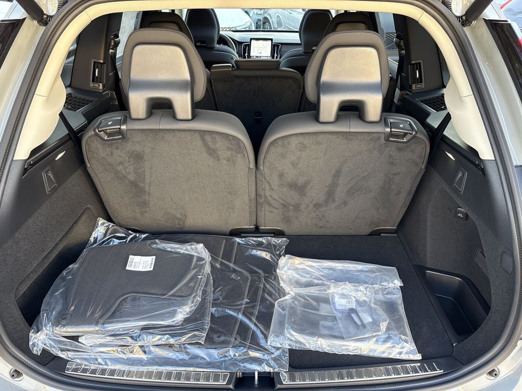 2026 Volvo XC90 B5 Plus