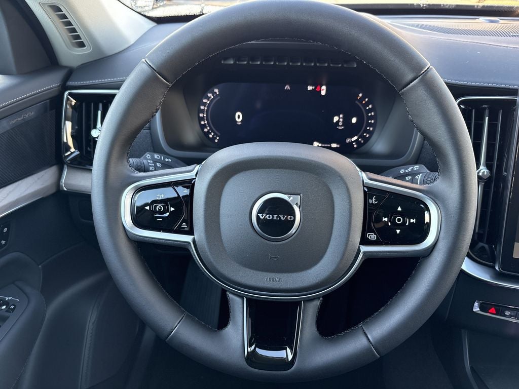 2026 Volvo XC90 B5 Plus