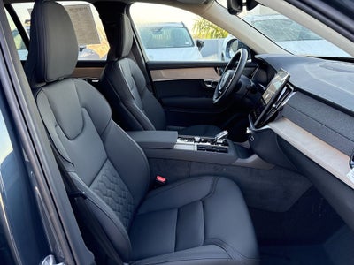 2026 Volvo XC90 B5 Plus