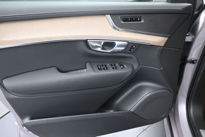 2026 Volvo XC90 B5 Plus