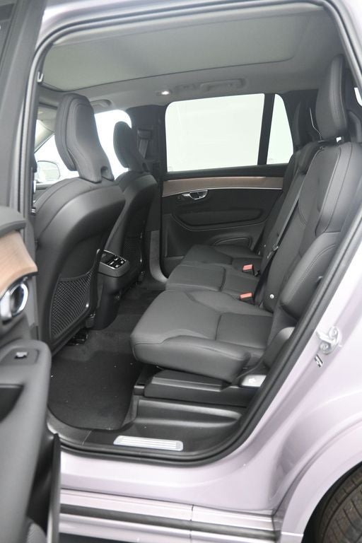 2026 Volvo XC90 B5 Plus