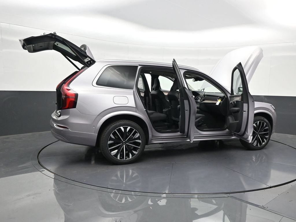 2026 Volvo XC90 B5 Plus