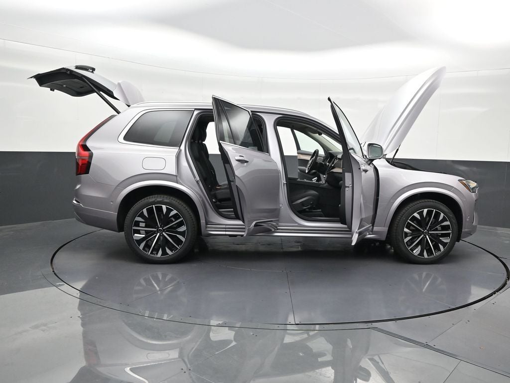 2026 Volvo XC90 B5 Plus