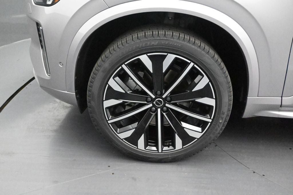 2026 Volvo XC90 B5 Plus