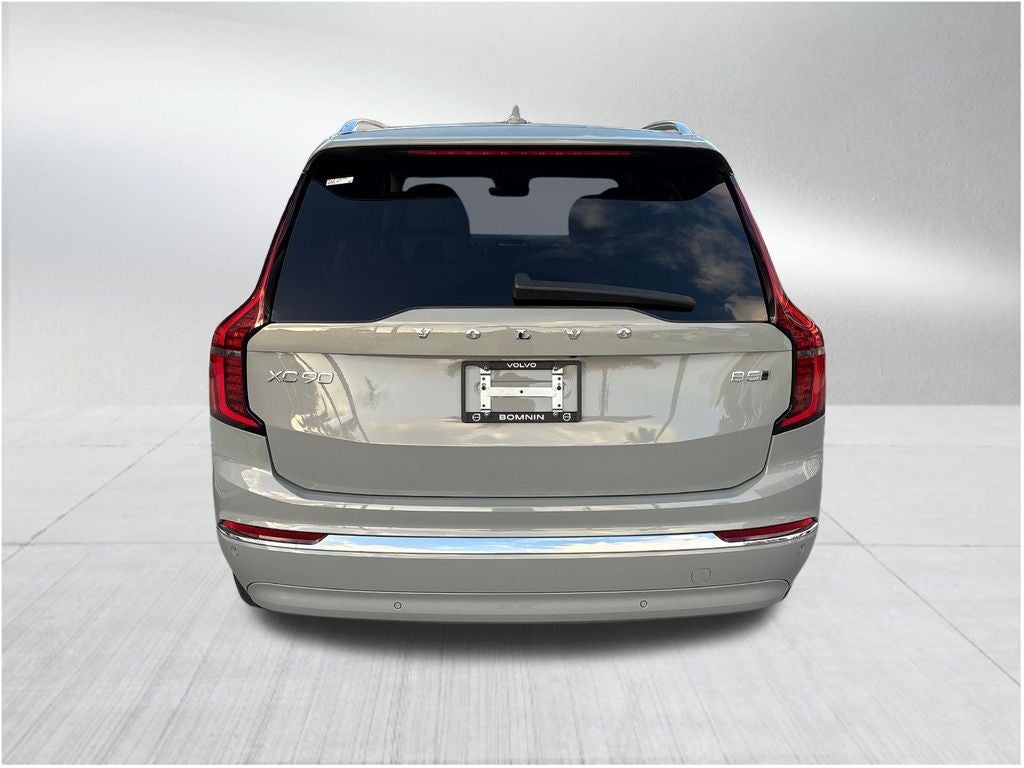 2026 Volvo XC90 B5 Plus