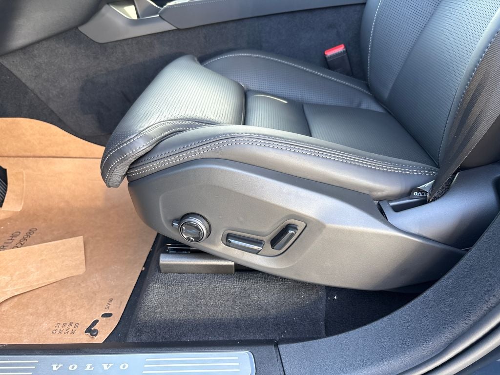 2026 Volvo XC90 B5 Ultra 7-Seater